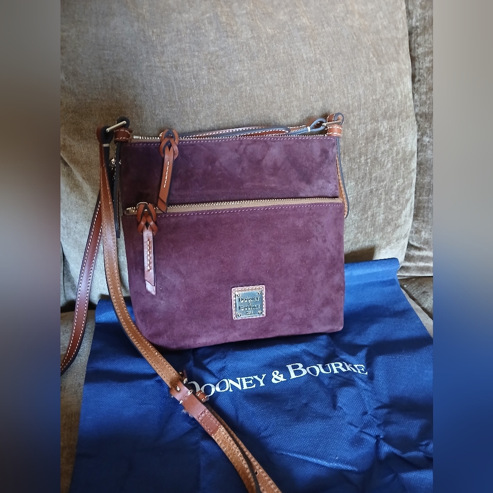 New Without tags Dooney & Bourke Burgundy Suede Crossbody Bag.